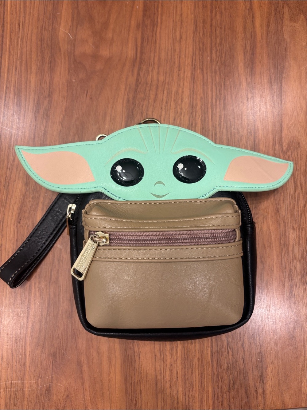 Disneyland Grogu wristlet